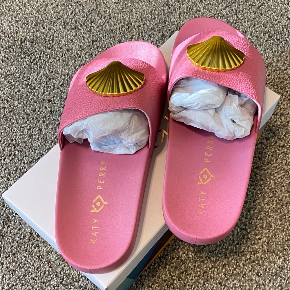 Katy Perry Collections Pink Sandals with Gold Shell - Picture 5 of 8